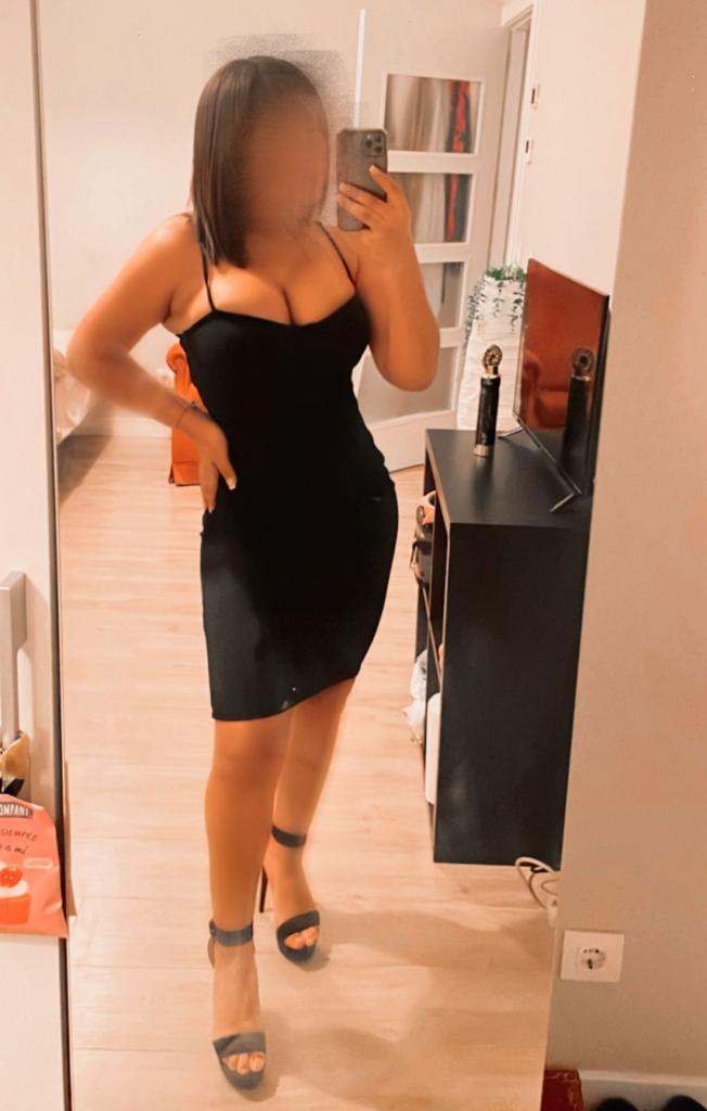 641849044: Chica busca chico en Sevilla