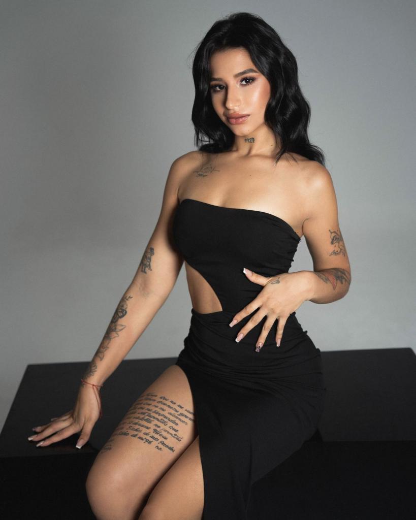 647242159: Chica busca chico en Barcelona