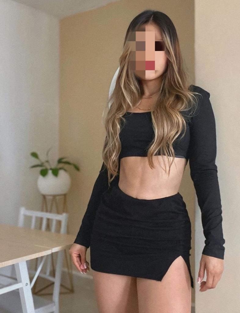 634063177: Chica busca chico en La Coruña