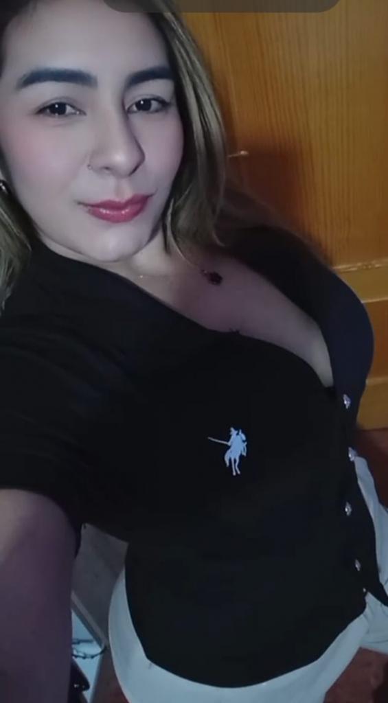 643676881: Chica busca chico en Gerona
