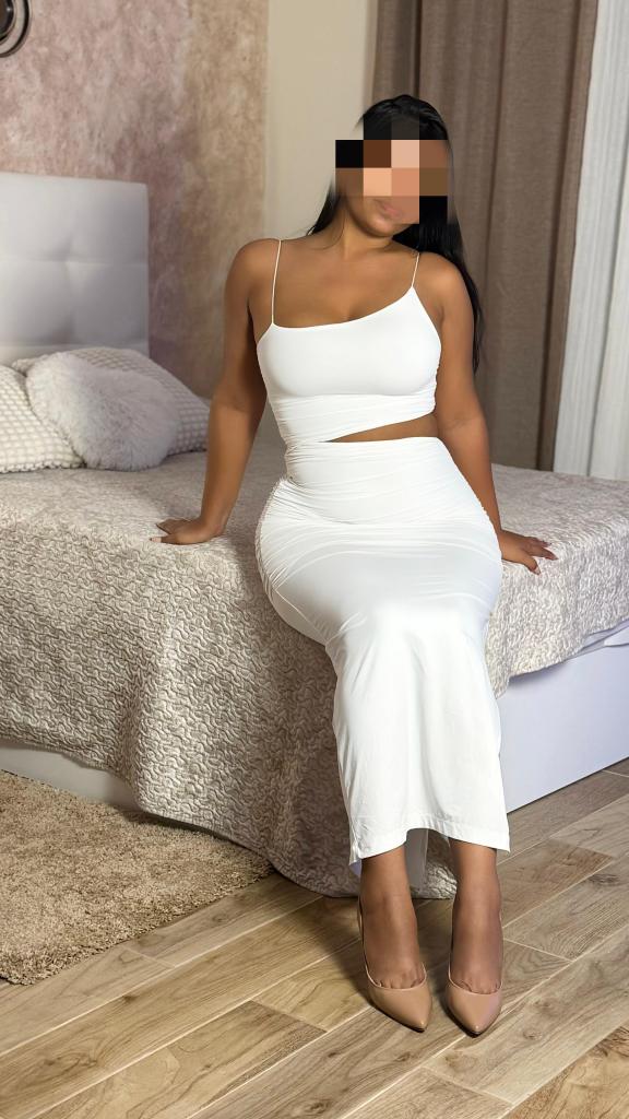 624494865: Chica busca chico en Madrid