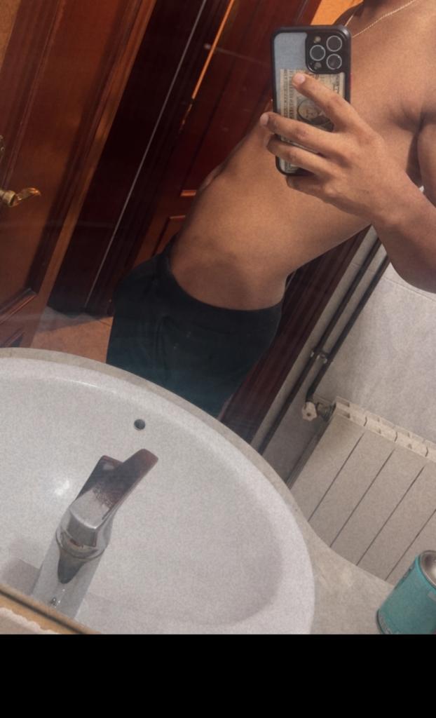 610947608: Chico busca chica en Barcelona