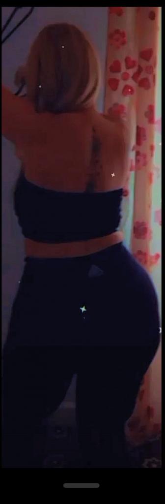 Chica busca chico en Cádiz: 