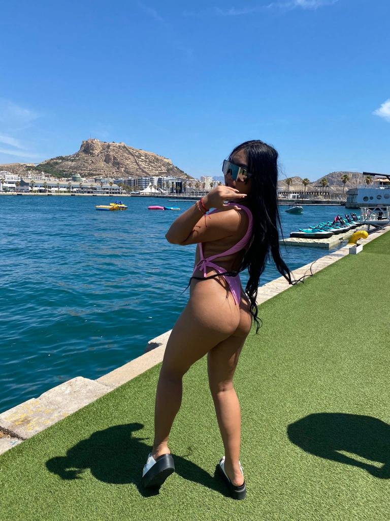 Chica busca chico en Almería: 