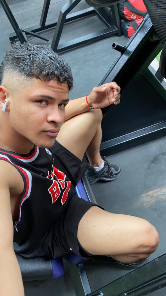 663421370: Chico busca chica en Madrid