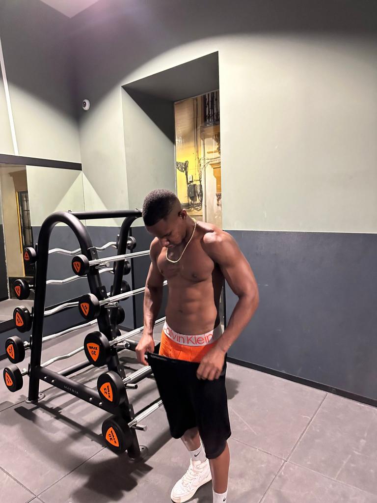 Chico busca chica en Barcelona: 