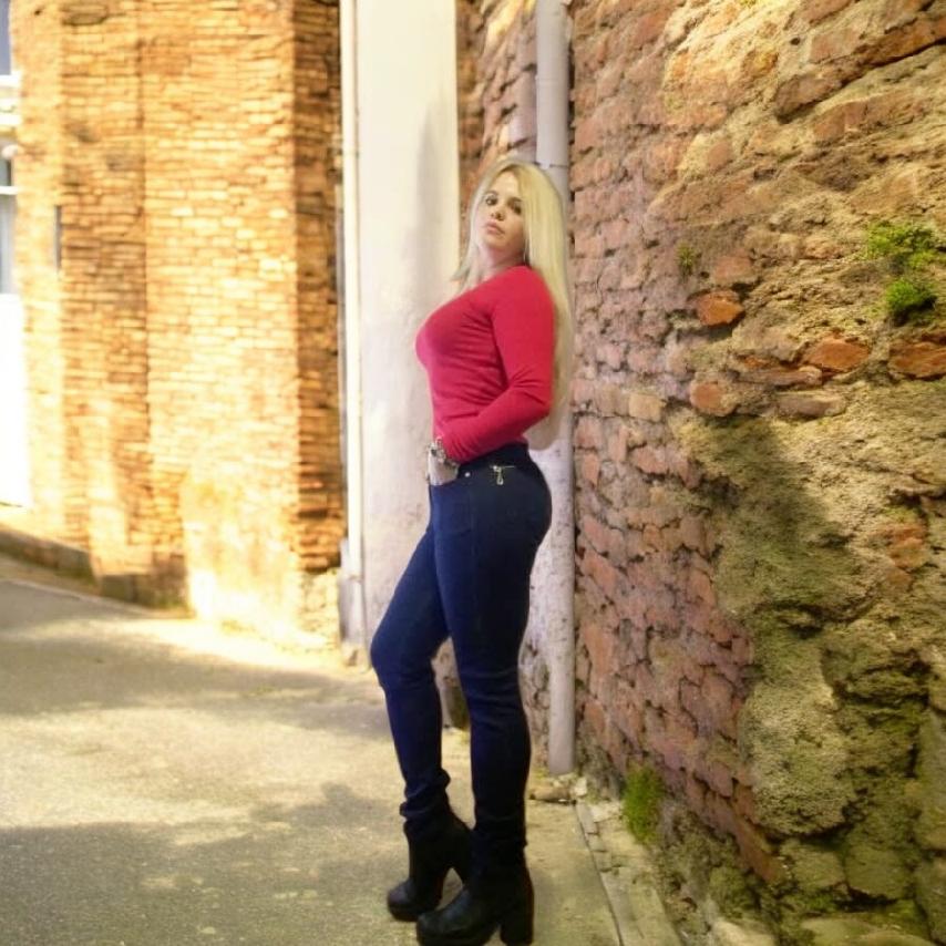 Chica busca chico en Almería: 