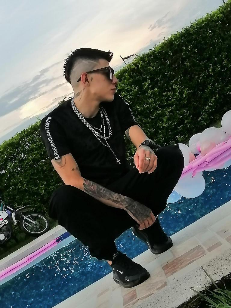 Chico busca chica en Tarragona: 