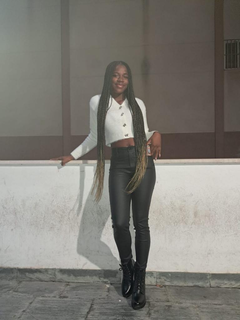 631340238: Chica busca chico en Almería