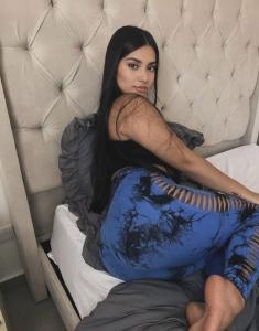 623703402: Chica busca chico en Barcelona