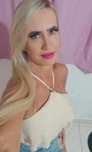 643924923: Chica busca chico en Barcelona