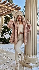 666402488: Chica busca chico en Lérida