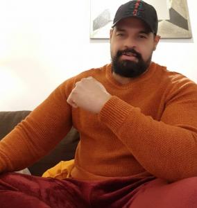 687716981: Chico busca chica en Zaragoza