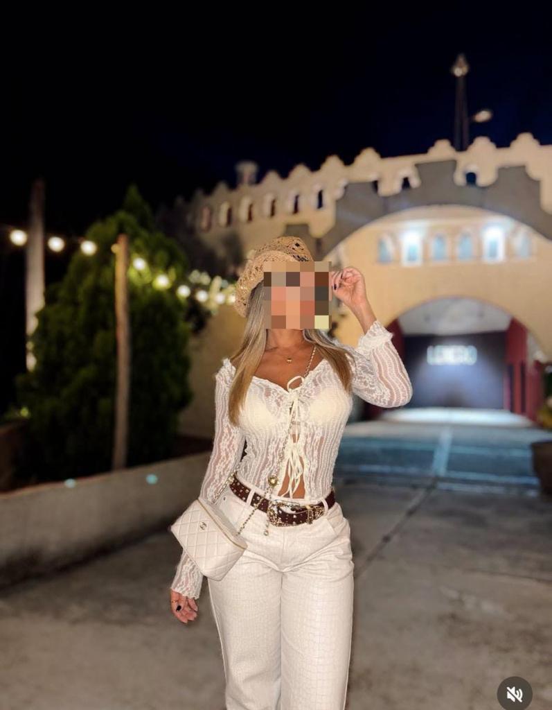 742086631: Chica busca chico en Sevilla