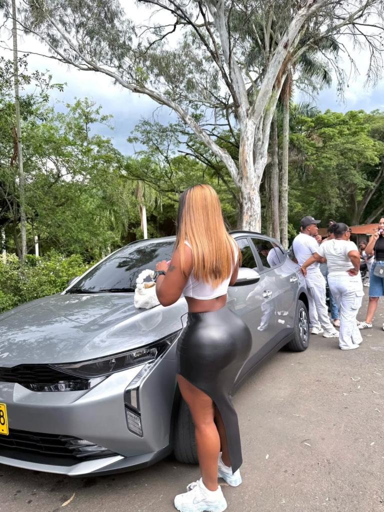 Chica busca chico en Tenerife: 