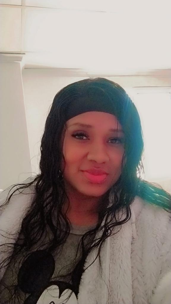 613383365: Chica busca chico en Huelva