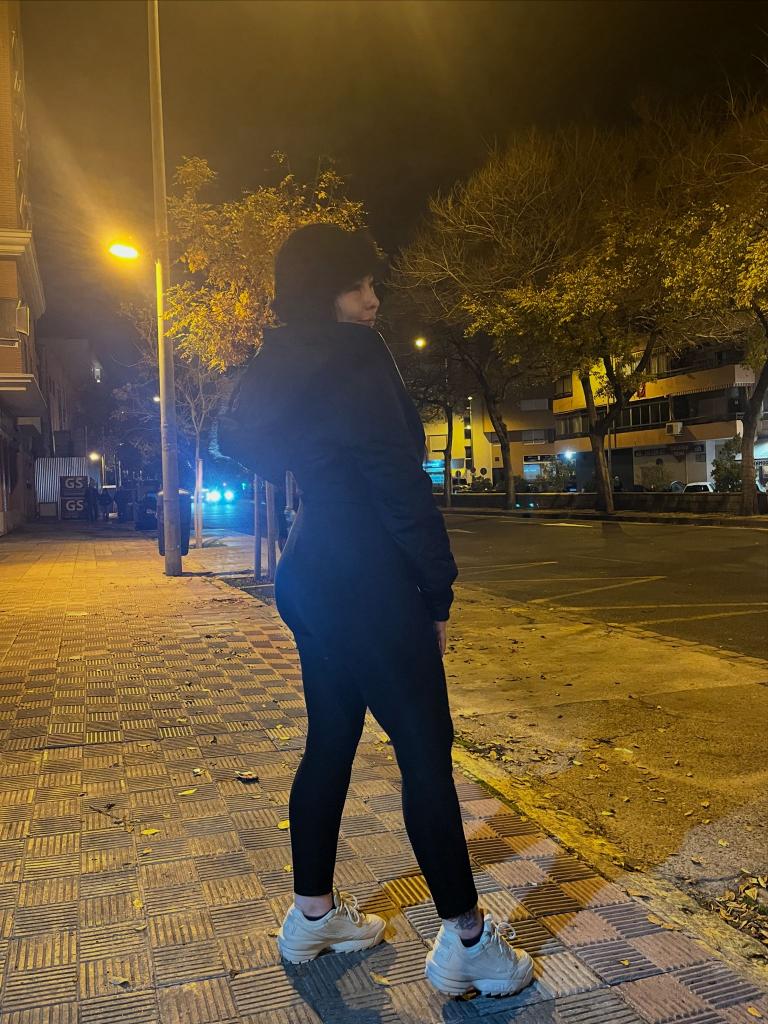 614213988: Chica busca chico en Granada