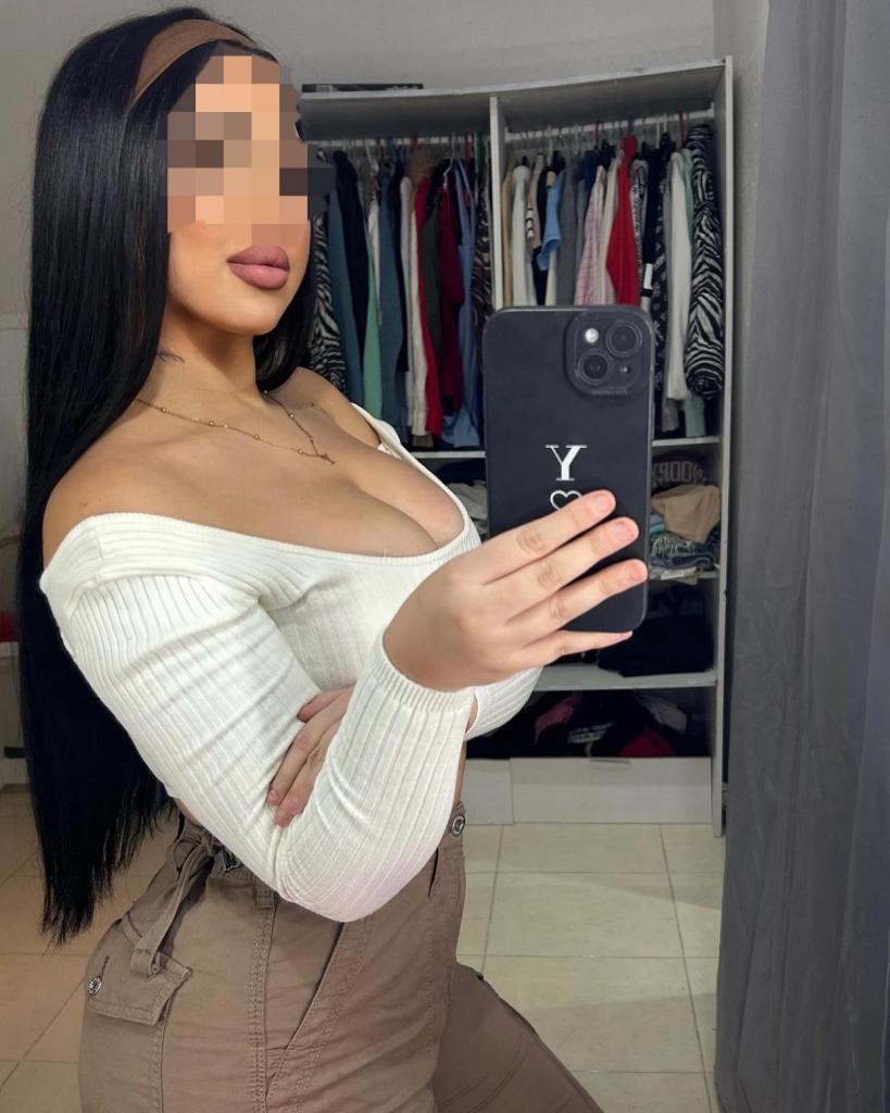 Chica busca chico en Cádiz: 