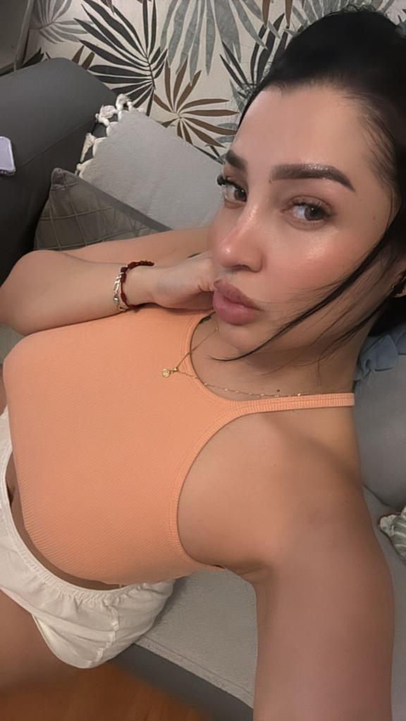 604251167: Chica busca chico en Tenerife