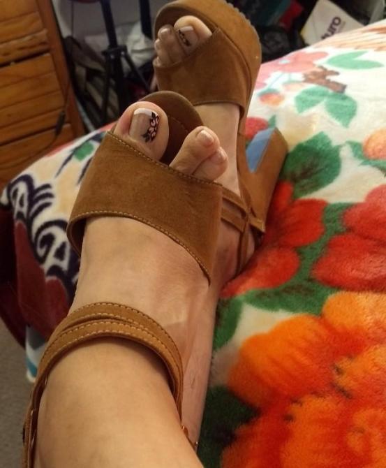 654930299: Chica busca chico en Madrid