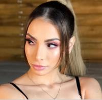 613773440: Chica busca chico en Madrid