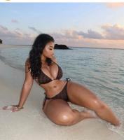 641422330: Chica busca chico en Gerona