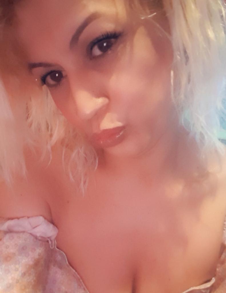 641514308: Chica busca chico en Almería