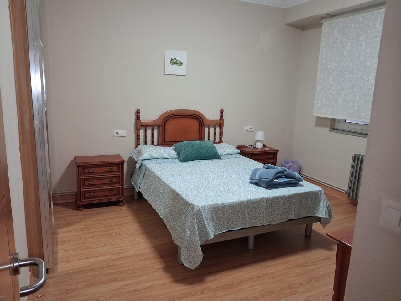 604298747: Chica busca chico en Lugo