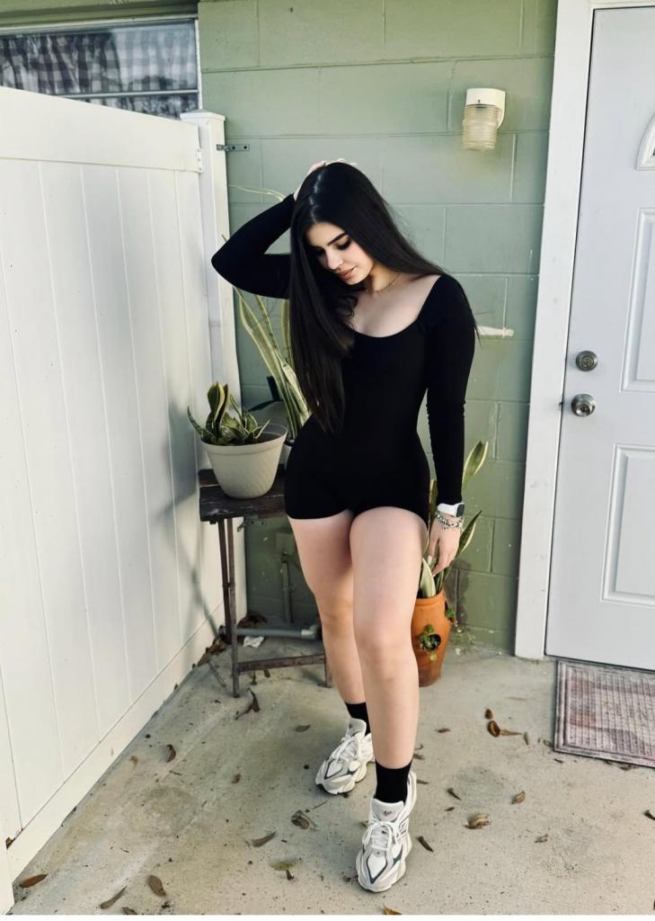 Chica busca chico en Almería: 