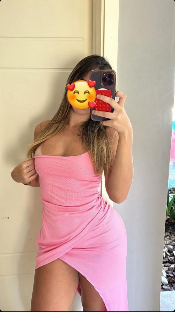 610689471: Chica busca chico en Barcelona