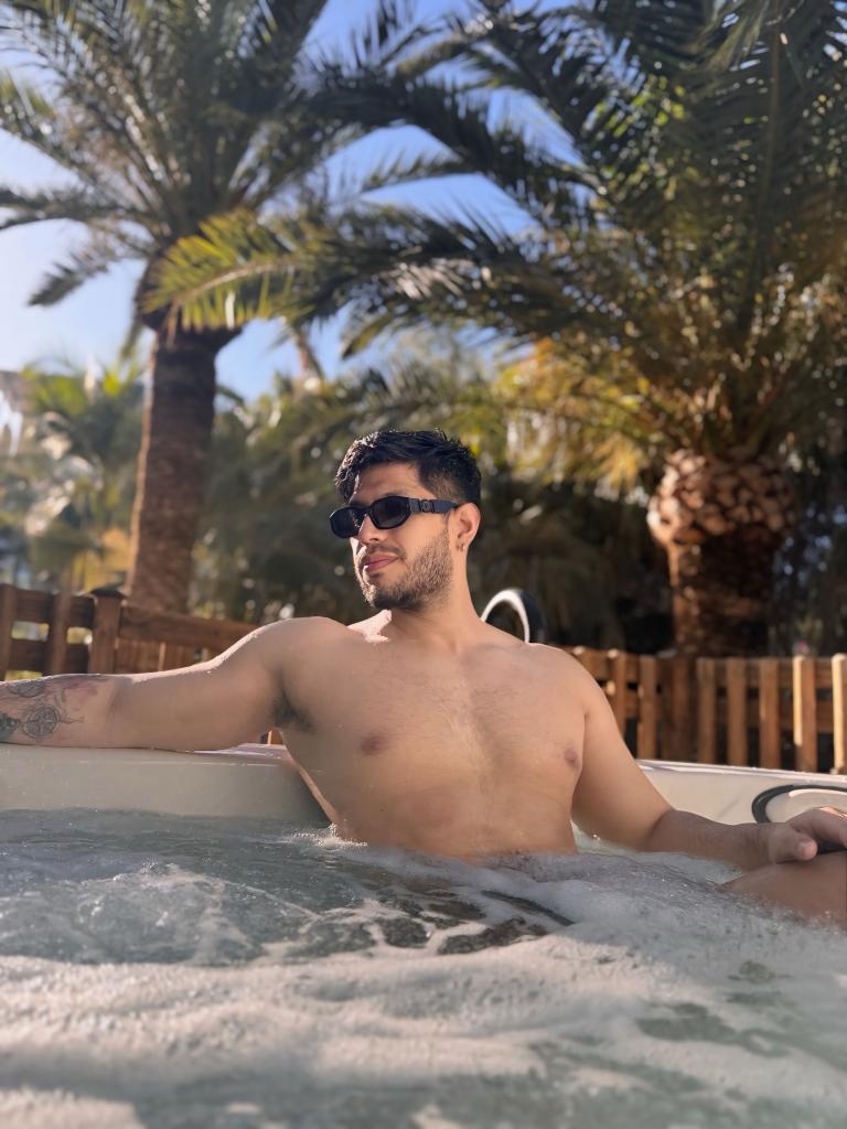 Chico busca chica en Granada: 