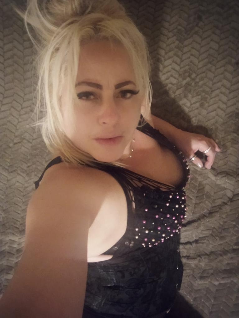 Chica busca chico en Sevilla: 