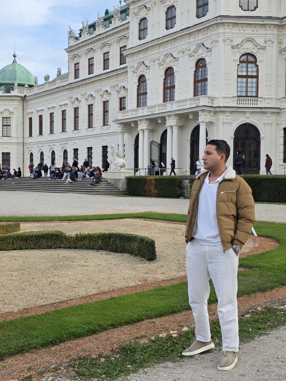 667839646: Chico busca chica en Valencia