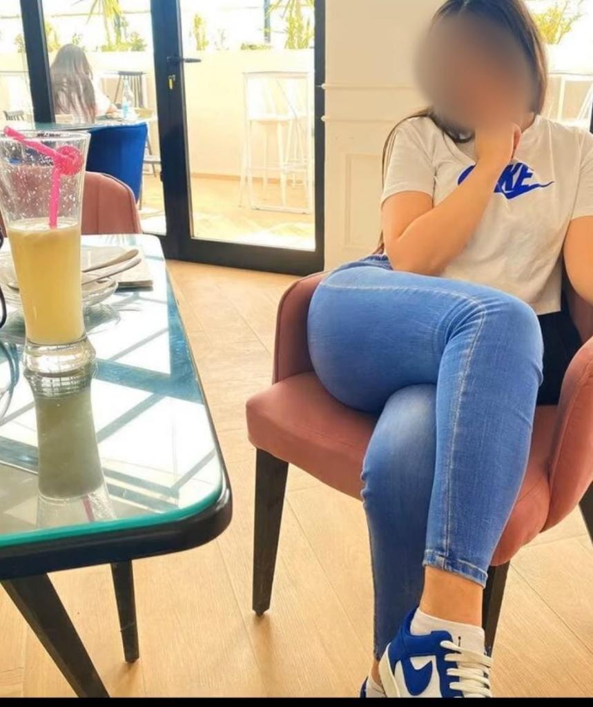 631174973: Chica busca chico en Barcelona