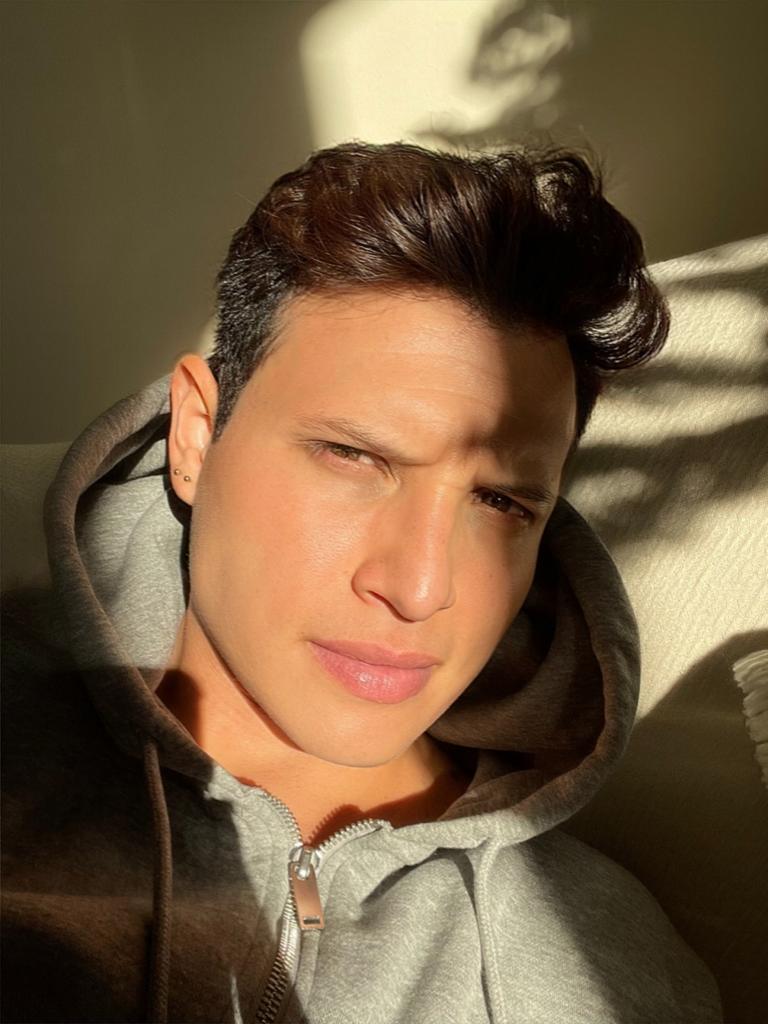 692972990: Chico busca chica en Alicante