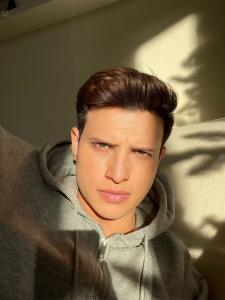 692972990: Chico busca chica en Alicante