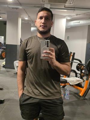 667839646: Chico busca chica en Valencia