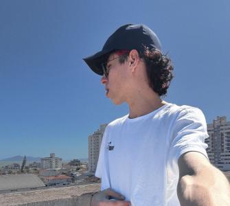 643093545: Chico busca chica en Málaga