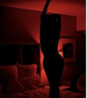 697550630: Chica busca chico en Madrid