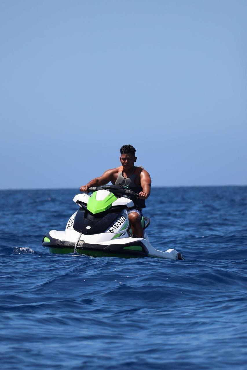 Chico busca chica en Cádiz: 