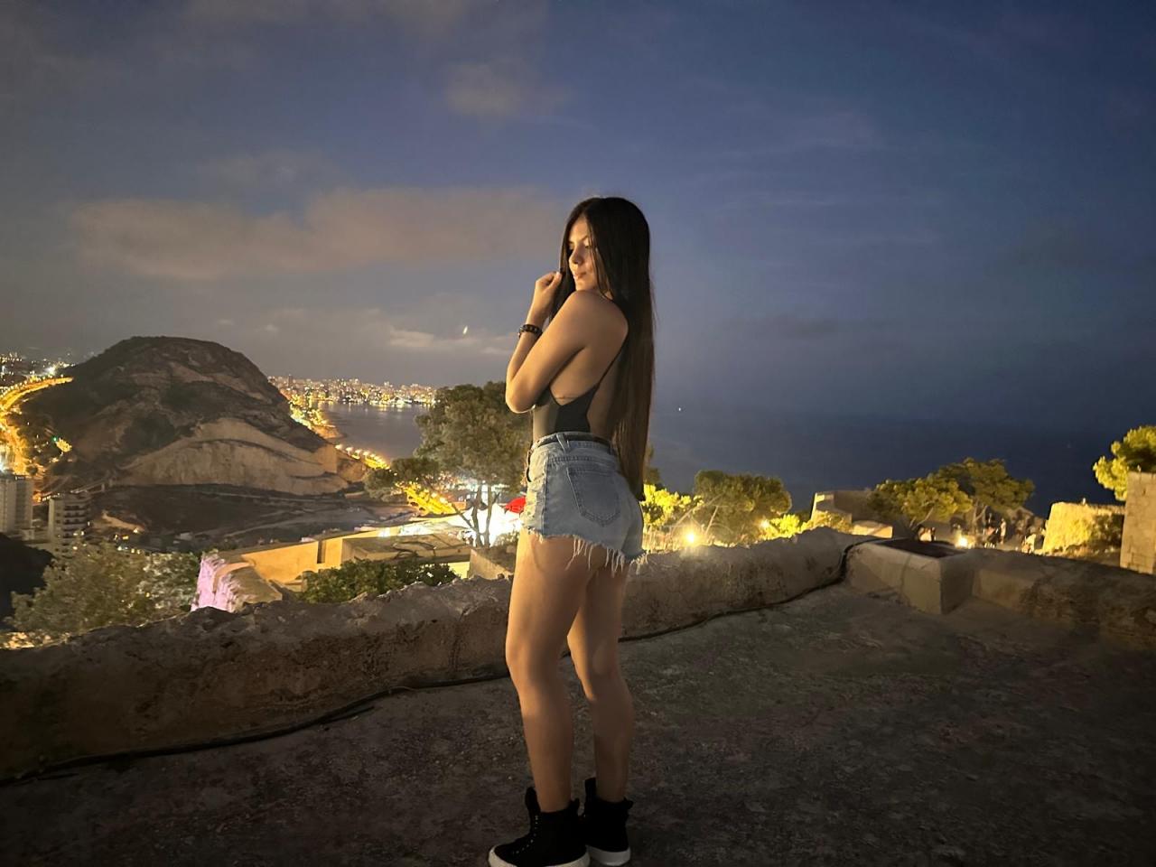 Chica busca chico en Alicante: 