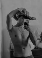 604841450: Chico busca chica en Madrid