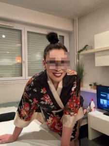 697207715: Chica busca chico en Gerona