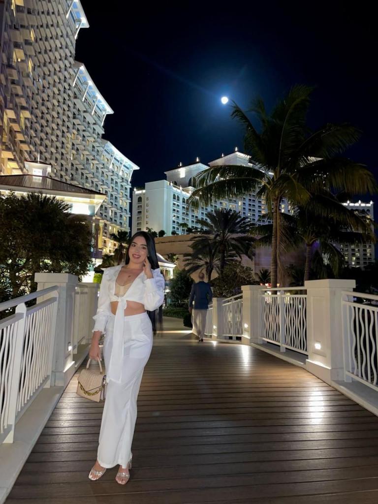 Chica busca chico en Málaga: Chica busca chico