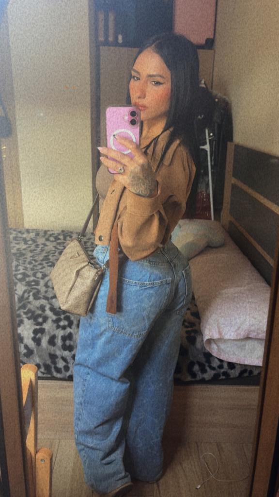 664860547: Chica busca chico en Madrid