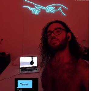 631816810: Chico busca chica en Barcelona