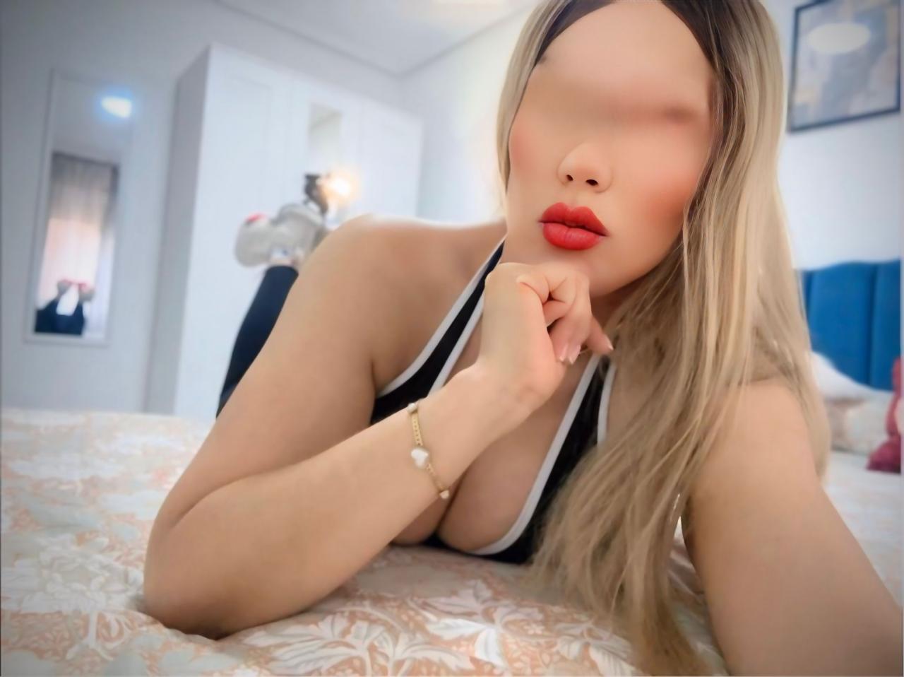 662184673: Chica busca chico en Barcelona