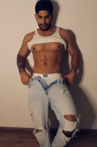 Chico busca chica en Granada: 