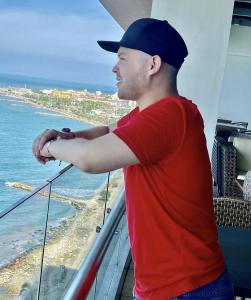 631860125: Chico busca chica en Madrid