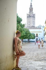 647282360: Chica busca chico en Sevilla